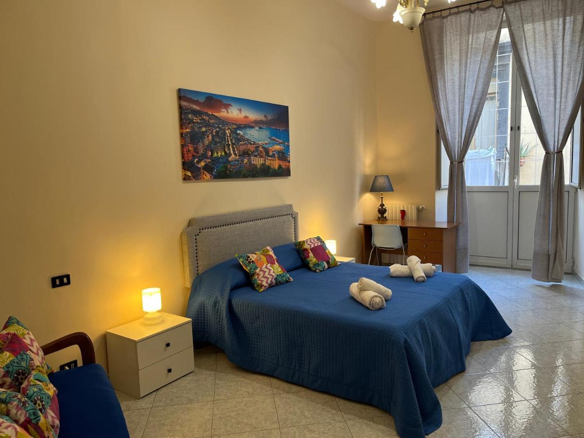 Una Terrazza Sulla Galleria Umberto Bed & Breakfast