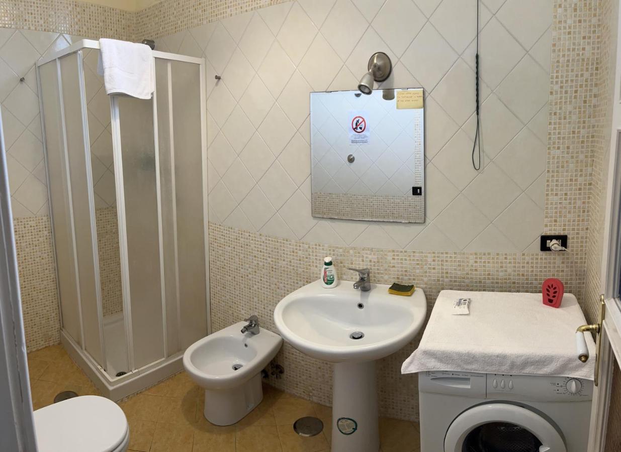 Una Terrazza Sulla Galleria Umberto Bed & Breakfast *